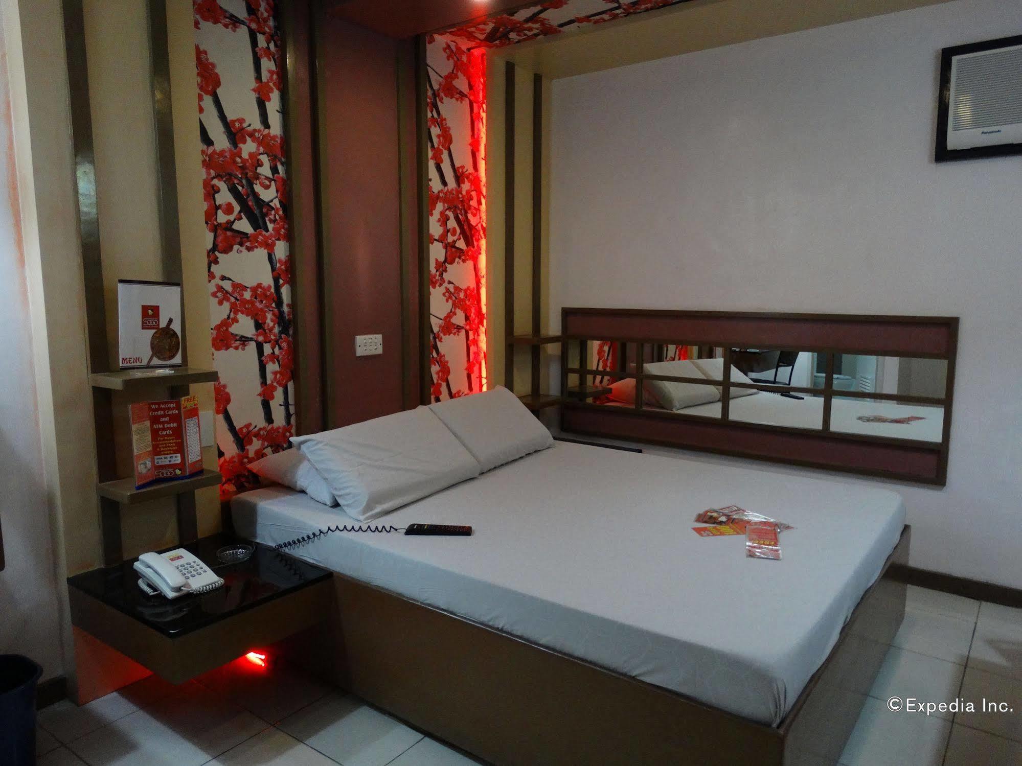 Hotel Sogo Buendia Pasay Eksteriør billede