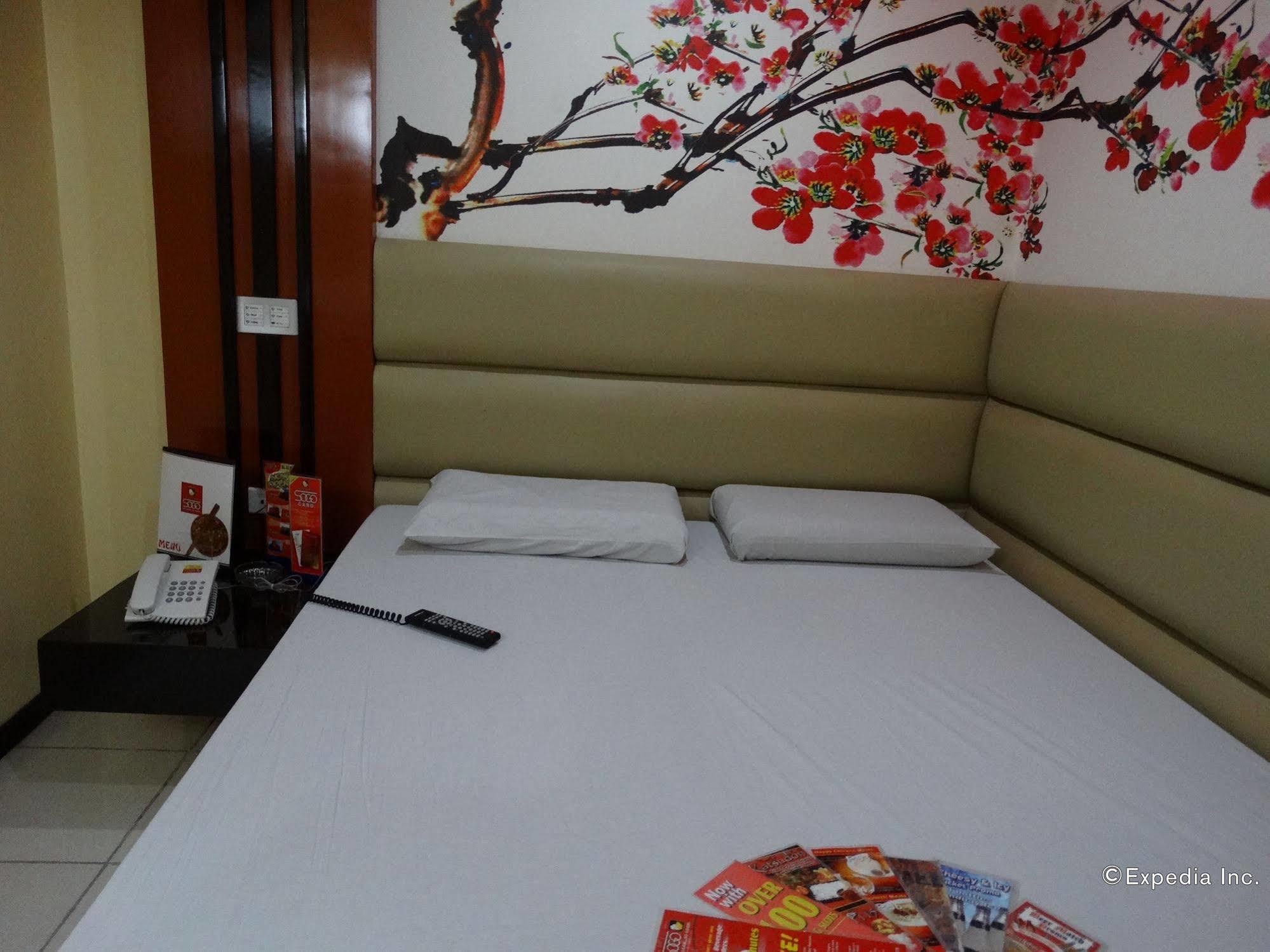 Hotel Sogo Buendia Pasay Eksteriør billede