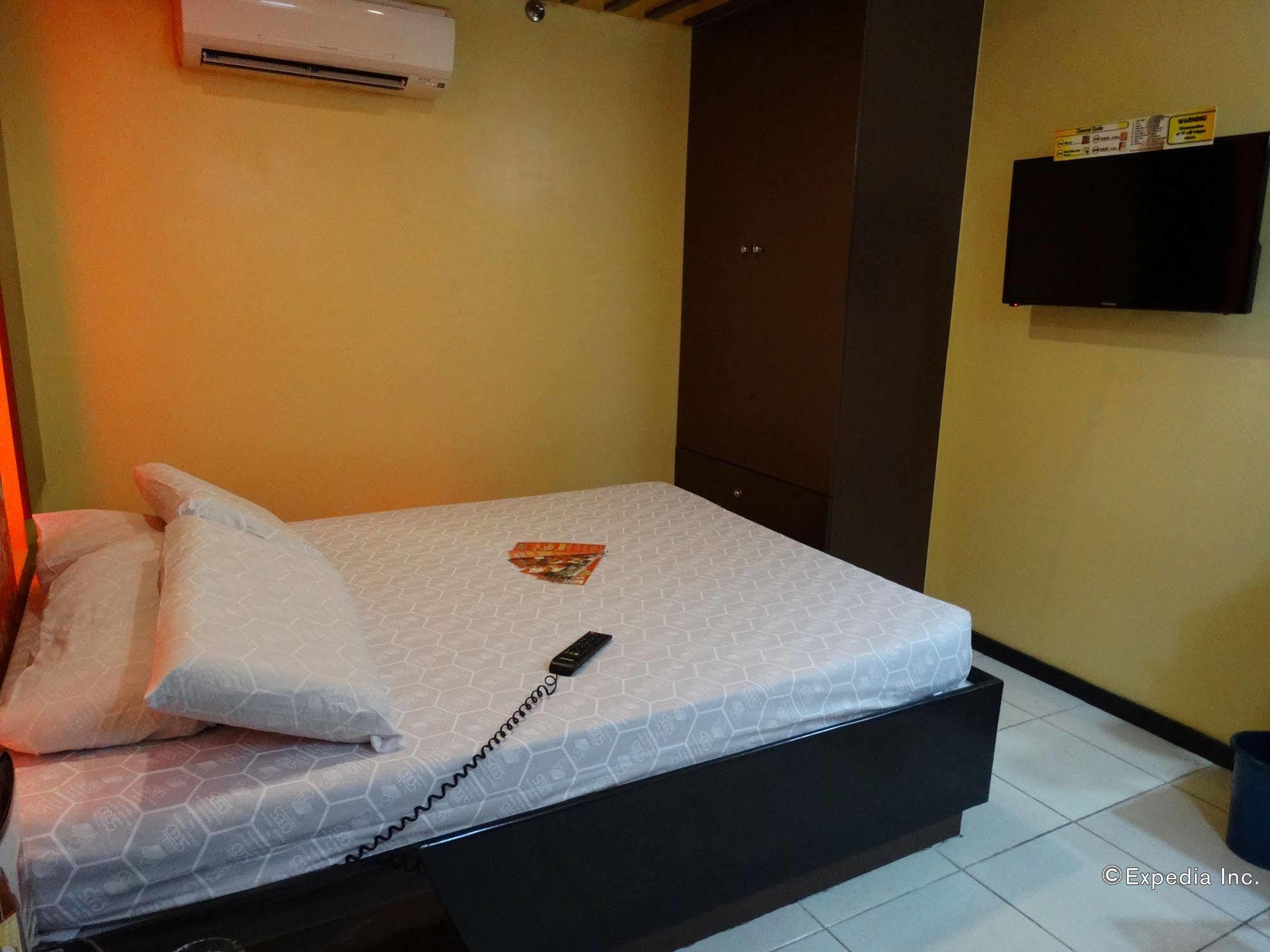 Hotel Sogo Buendia Pasay Eksteriør billede