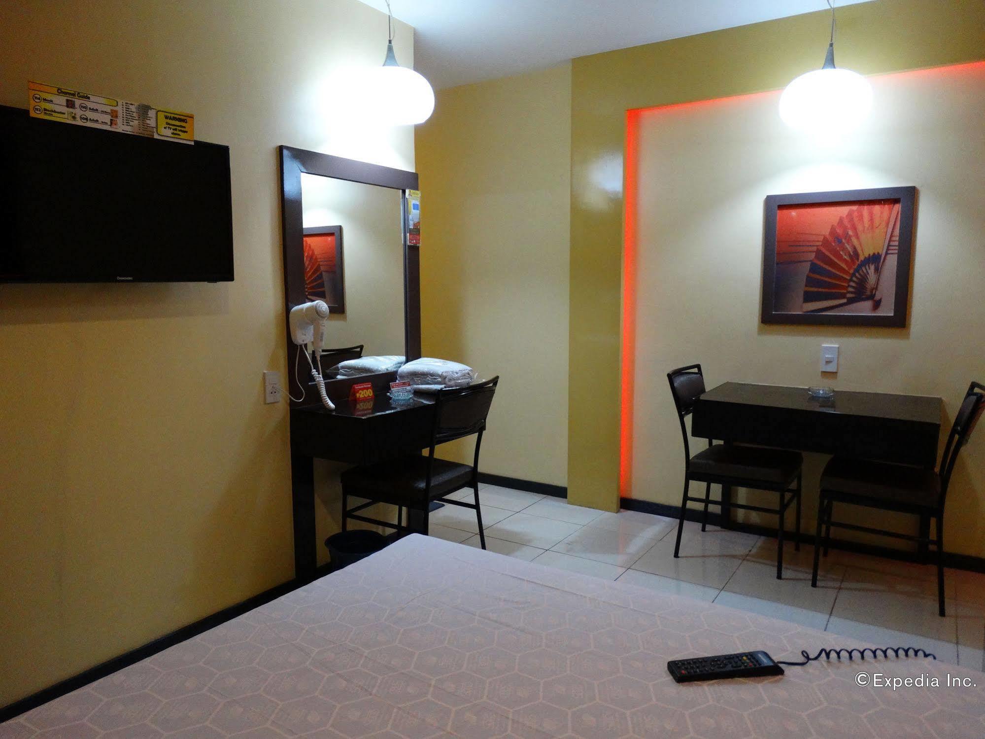 Hotel Sogo Buendia Pasay Eksteriør billede