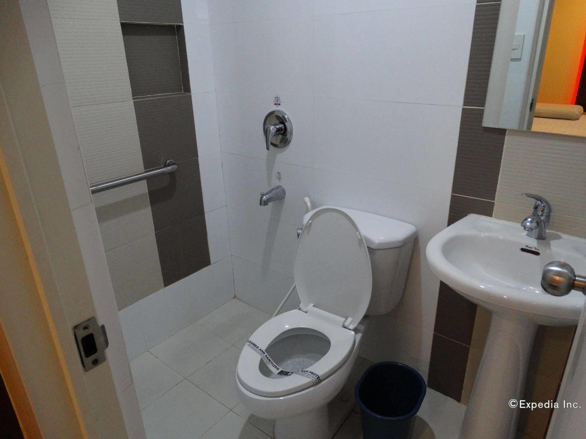 Hotel Sogo Buendia Pasay Eksteriør billede